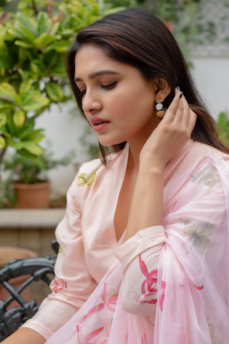 Recent Pics of Actress #vanibhojan