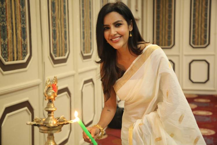 Mirchi Shiva-Priya Anand starrer Director Kannan’s remake of the classic comedy “Kasethan Kadavulada” shooting commenced with ritual ceremony