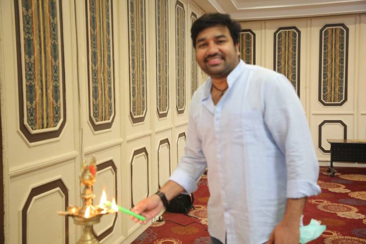 Mirchi Shiva-Priya Anand starrer Director Kannan’s remake of the classic comedy “Kasethan Kadavulada” shooting commenced with ritual ceremony