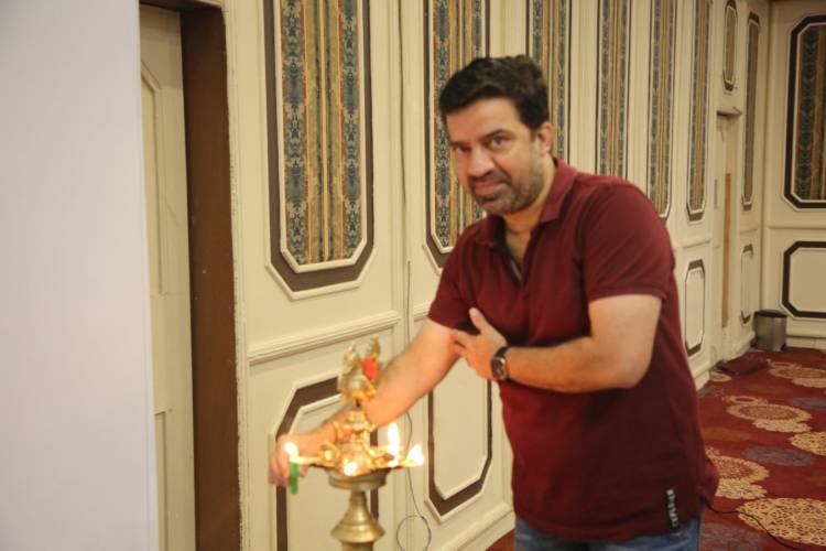 Mirchi Shiva-Priya Anand starrer Director Kannan’s remake of the classic comedy “Kasethan Kadavulada” shooting commenced with ritual ceremony