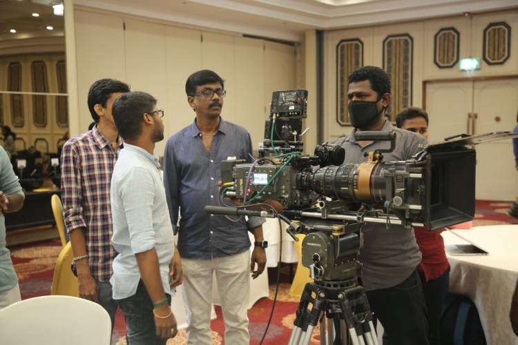 Mirchi Shiva-Priya Anand starrer Director Kannan’s remake of the classic comedy “Kasethan Kadavulada” shooting commenced with ritual ceremony