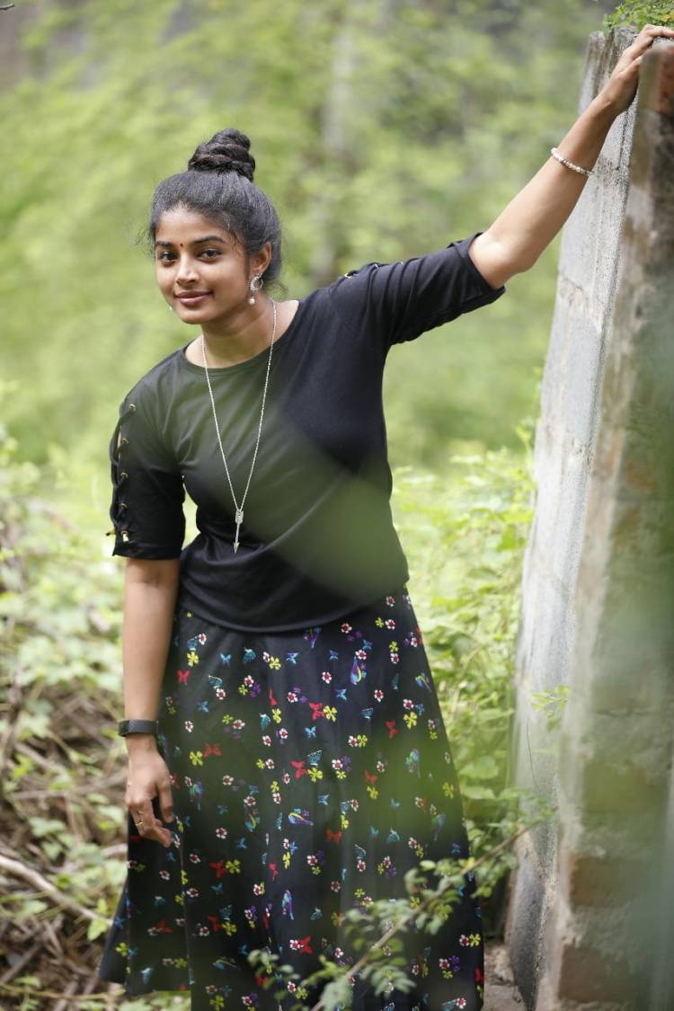 Check out the Natural Clicks of elegant #ActressSheela