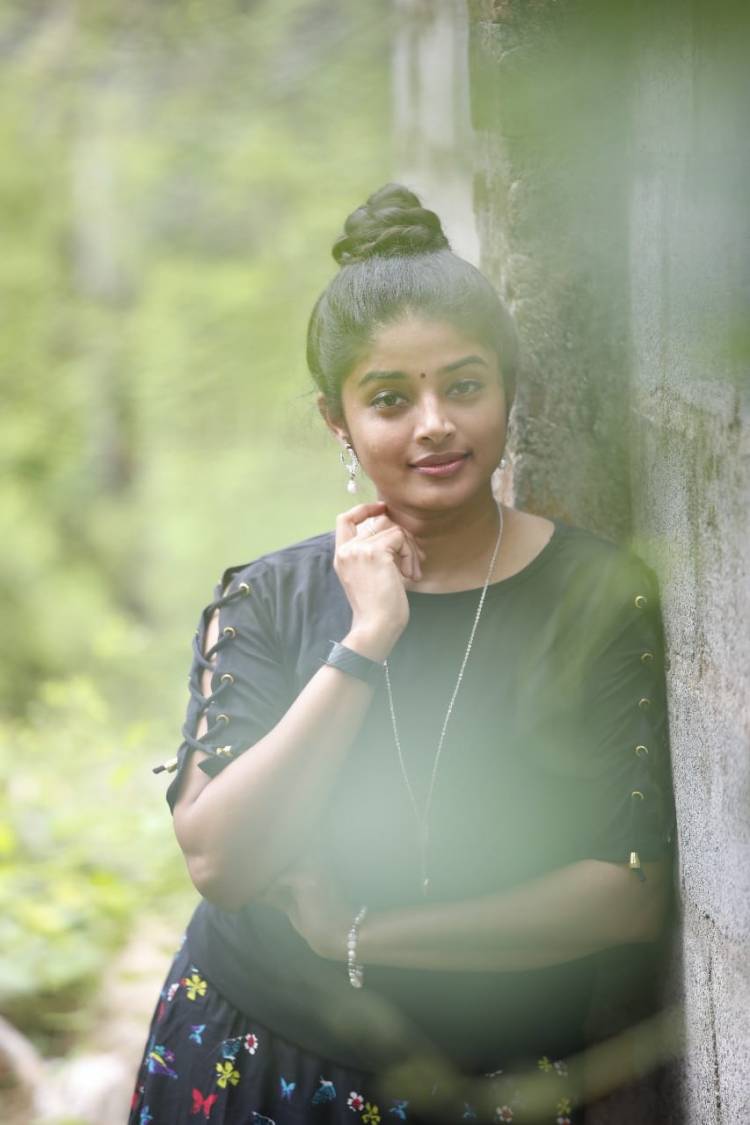 Check out the Natural Clicks of elegant #ActressSheela