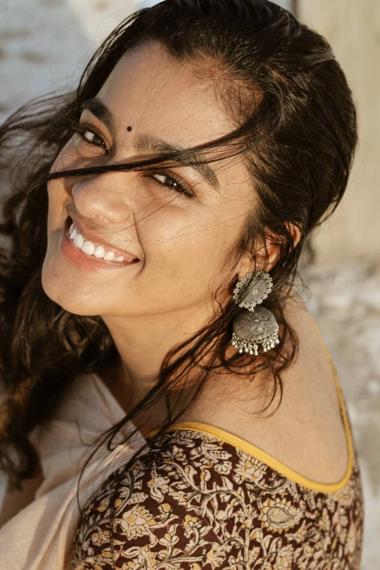 இயக்குநர் சீனு ராமசாமி இயக்கத்தில், GV பிரகாஷ் குமார், காயத்திரி சங்கர் நடிக்க,  Skyman Films International தயாரிப்பாளர் கலைமகன் முபாரக் தயாரிக்கும் திரைப்படம்,  “Production No.2” !