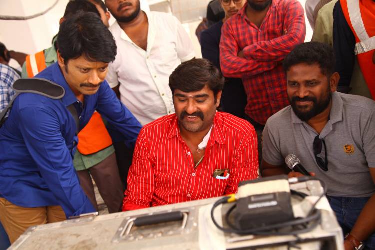 கடமையை சரியாக செய்தால் அதற்கான பலன் தானாக வரும் என்ற கருத்தை மையமாக வைத்து உருவாகியுள்ளது எஸ்.ஜே.சூர்யா - யாஷிகா அனந்த் நடித்துள்ள " கடமையை செய் "