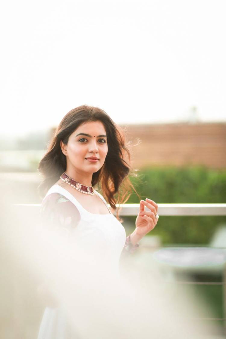 Actress #AmrithaAiyer looks beautiful in these pictures!   