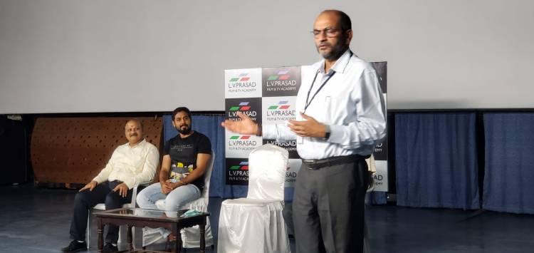 எல் வி பிரசாத் ஃபிலிம் & டிவி அகாடமியின் மாணவர்களுக்கு நடிப்பு பயிற்சி எடுத்த நடிகர் ஆரி அர்ஜூனன் .. 