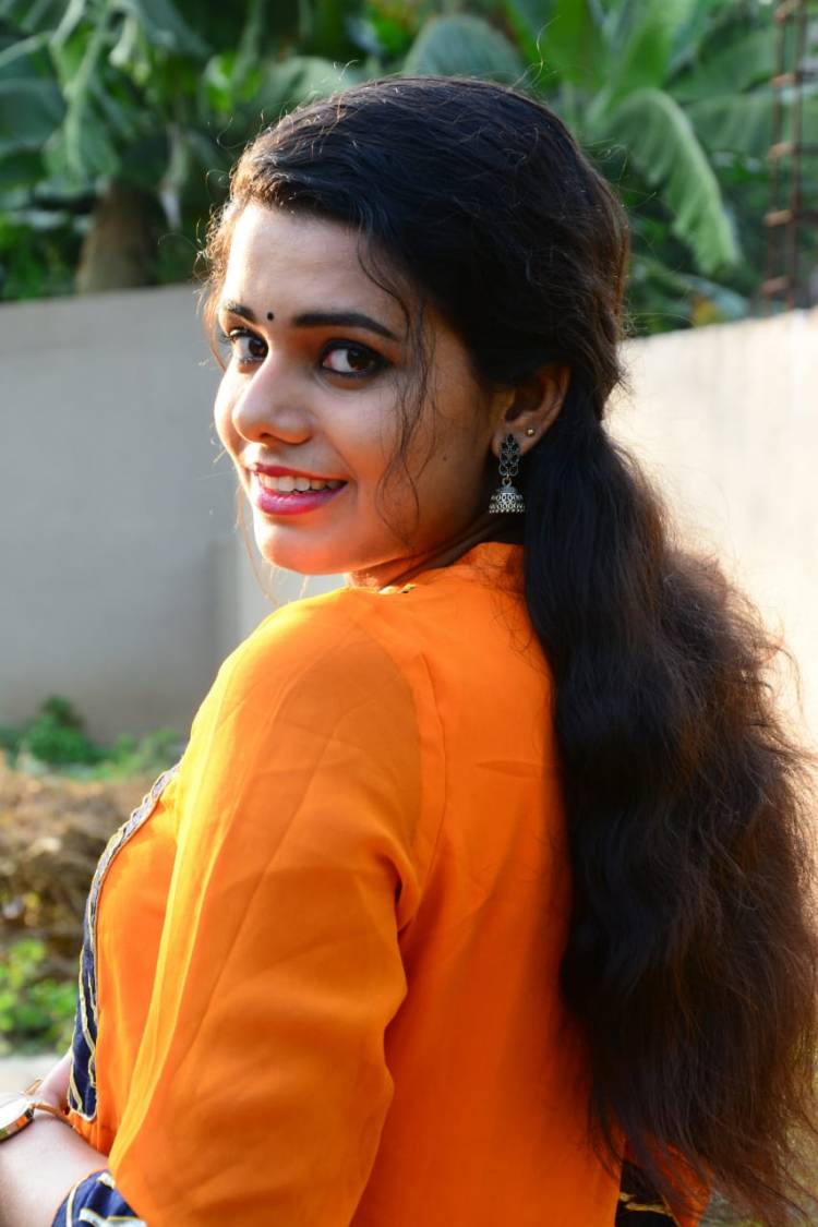 N.M.H இன்டர்நேஷனல் பிக்சர்ஸ் பெருமையுடன் வழங்கும்