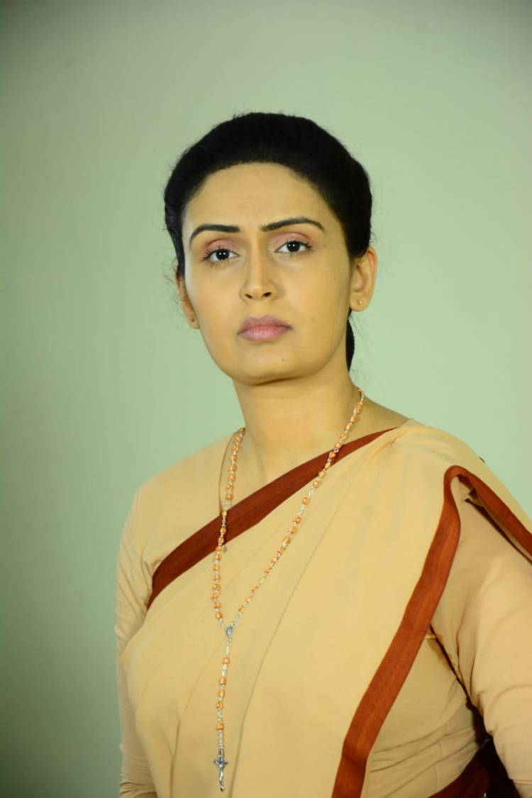 N.M.H இன்டர்நேஷனல் பிக்சர்ஸ் பெருமையுடன் வழங்கும்