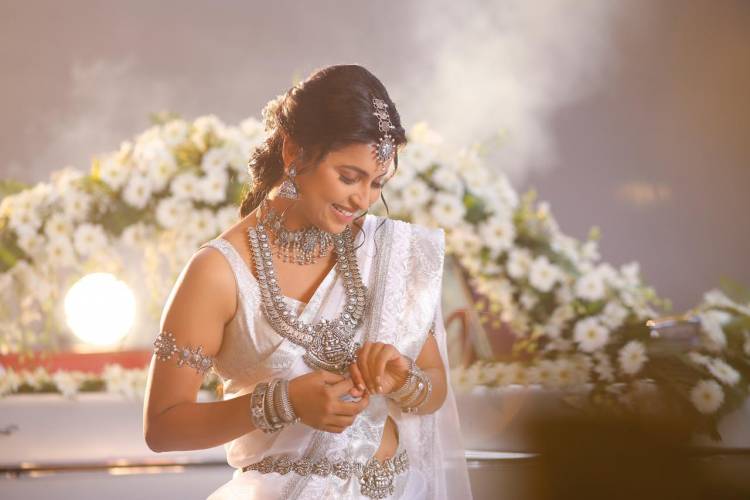 Actress #Anika definitely steals our heats in the beautiful white saree photoshoot stills