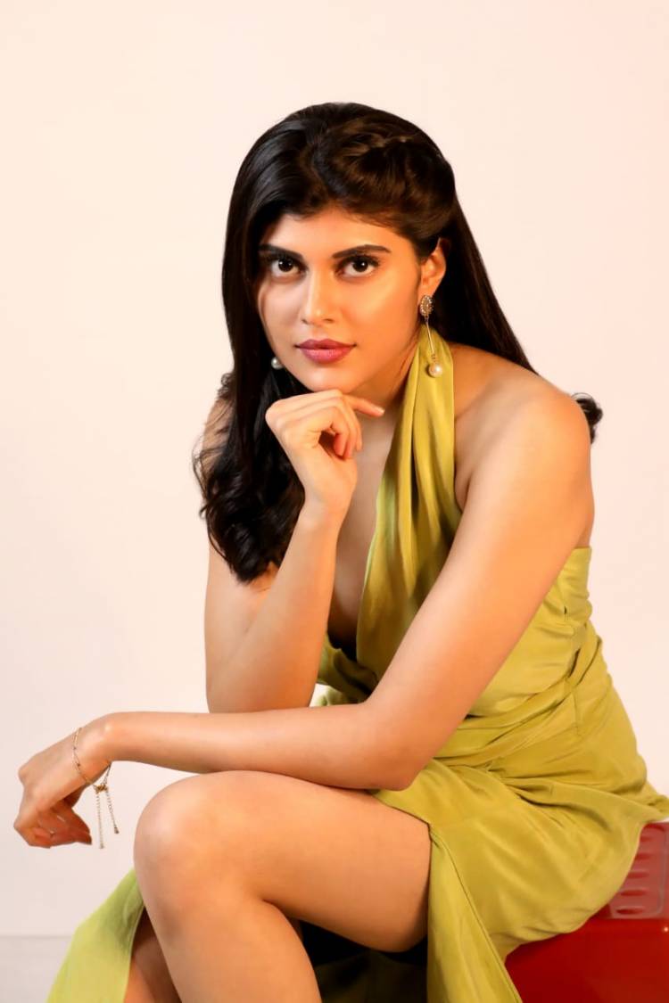 Beautiful #Tollywood child Actress #GreeshmaNethrikaa enter in to #Kollywood in prominent prodution as a heroine.