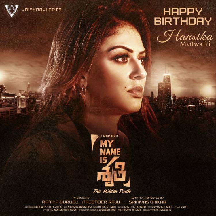 மும்முனை மகிழ்ச்சியில் பிறந்த நாள் தேவதை ஹன்ஷிகா மோத்வானி !