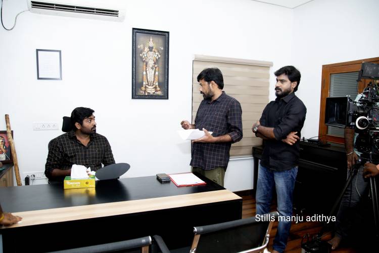 'அழகிய கண்ணே 'படத்தில் கெளரவ தோற்றத்தில் நடித்த  மக்கள் செல்வன் விஜய் சேதுபதி !