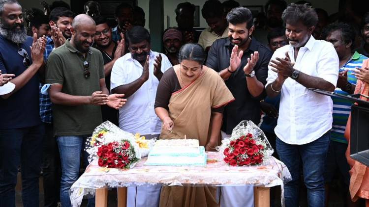 #10ஆகஸ்டு1978 #பாரதிராஜா இயக்கிய  #கிழக்கேபோகும்ரயில் படம் மூலம் நாயகியாக அறிமுகமானவர் ராதிகா. திரைக்கு வந்து இன்று 43 ஆண்டுகள் நிறைவடைந்த நாள்.