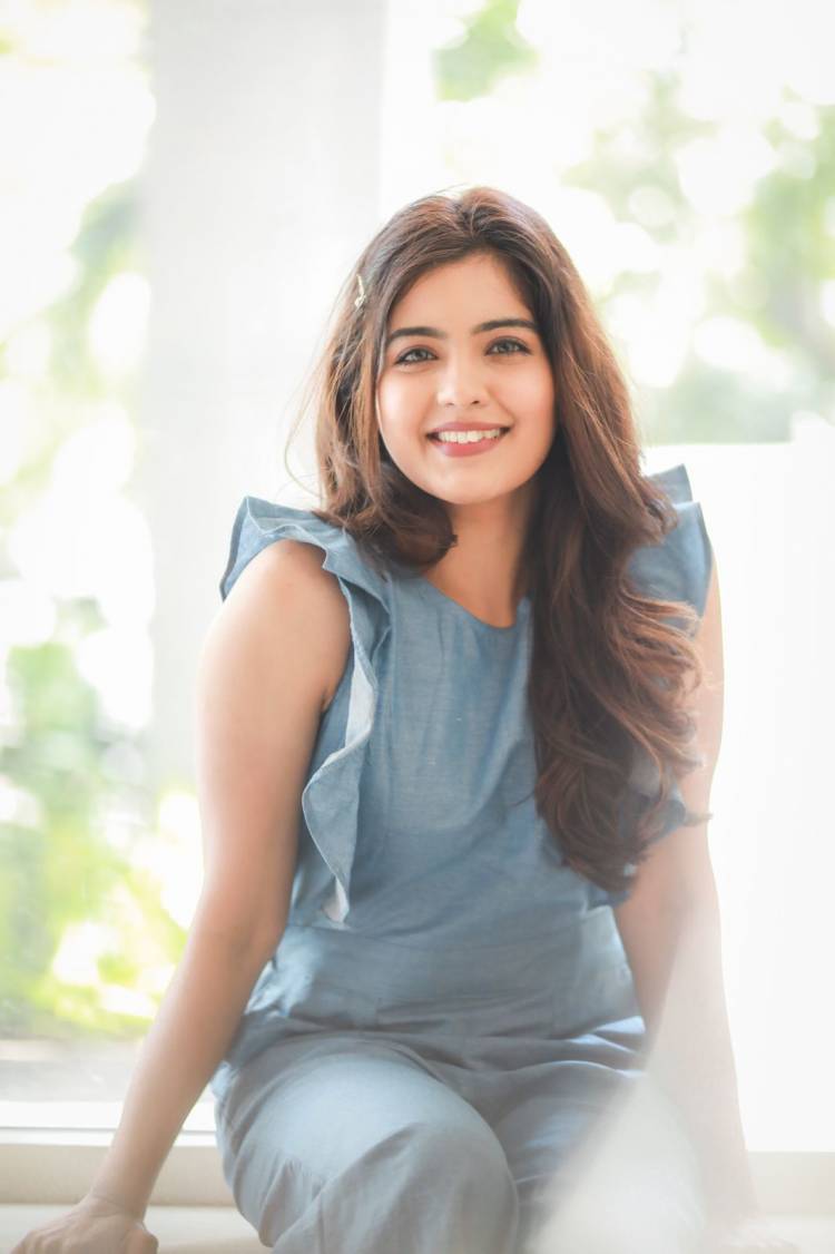 Pristine beauty #AmrithaAiyer's latest pictures.