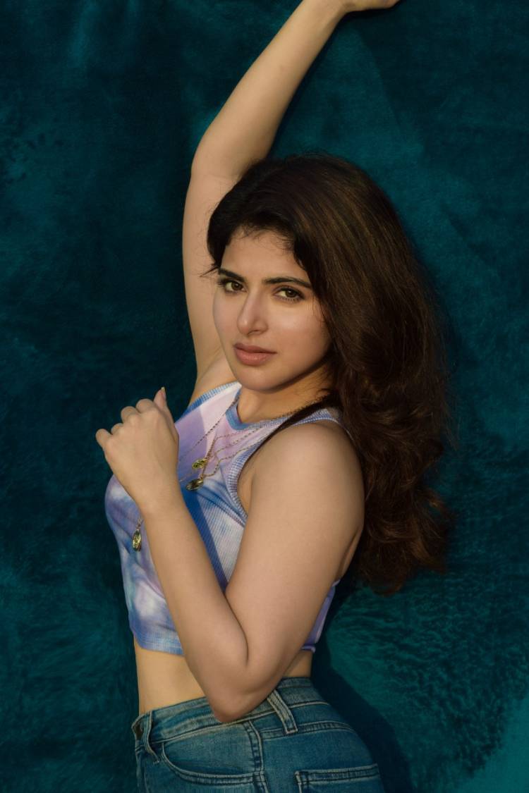 Can’t take our eyes off #IswaryaMenon as she stuns us with this Uber Stylish photoshoot 