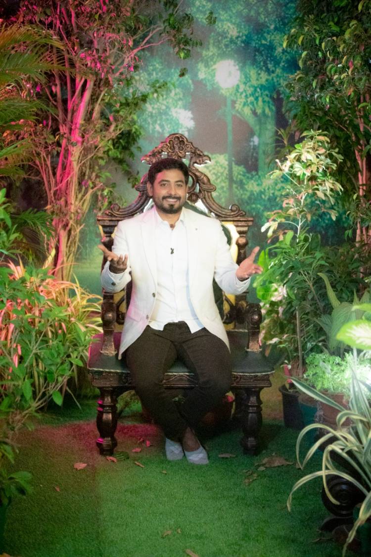 கேன்சர் நோயாளிக்கு  கரம் கொடுக்கும் ஆரி அர்ஜுனன் .