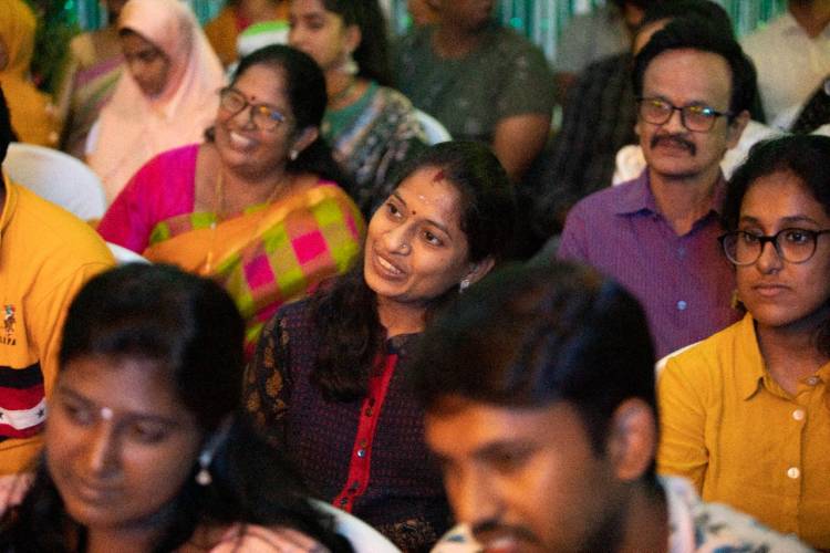 கேன்சர் நோயாளிக்கு  கரம் கொடுக்கும் ஆரி அர்ஜுனன் .