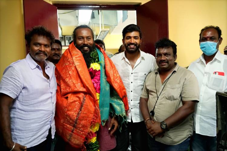 படப்பிடிப்பை முடித்த மகிழ்ச்சியில், மரியாதை செய்து வழியனுப்பி வைத்த இயக்குநர் ஹரி படக்குழு, ஆனந்த  கண்ணீரில் மிதந்த #KGF புகழ் கருடா ராம் !