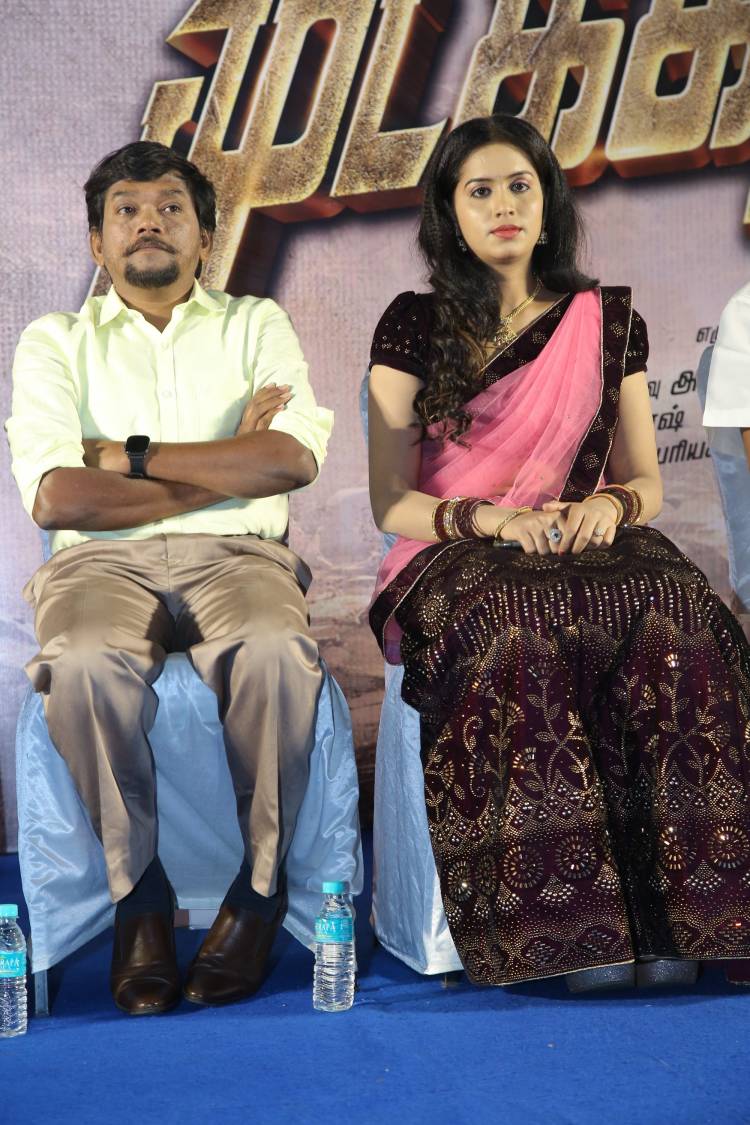 நீண்ட இடைவெளிக்கு பிறகு இசையமைப்பாளர் சிற்பி & பழனி பாரதி இணையும் புதிய படம் முடக்கறுத்தான் . தற்போது  K .வீரபாபு 'முடக்கறுத்தான் ' எனும் புதிய படத்தை இயக்கி நடிக்கிறார் .