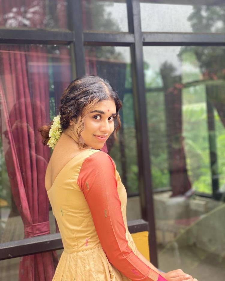 Actress #MeenakshiGovindarajan dazzles in the beautiful attires. Here check out her latest photoshoot stills