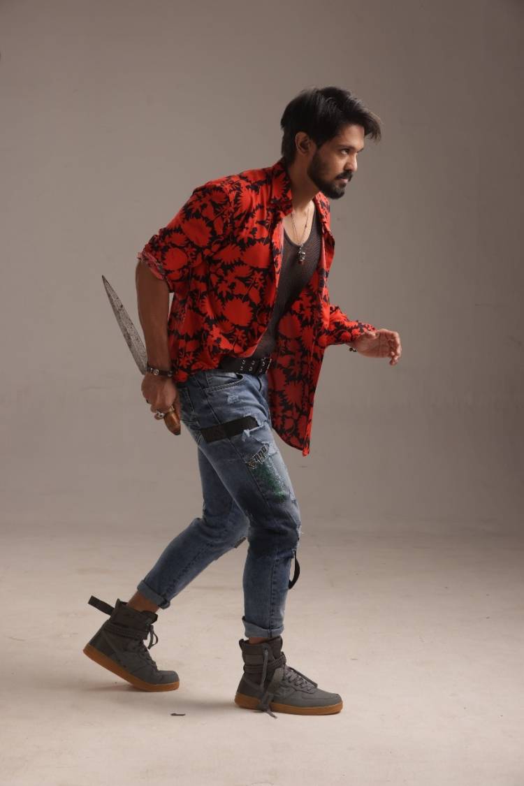 100 celebrities unveil the first look of ACTOR NAKUL’S VASCODAGAMA 