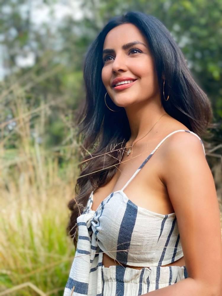 Happy Birthday Charming Beauty Actress @PriyaAnand 