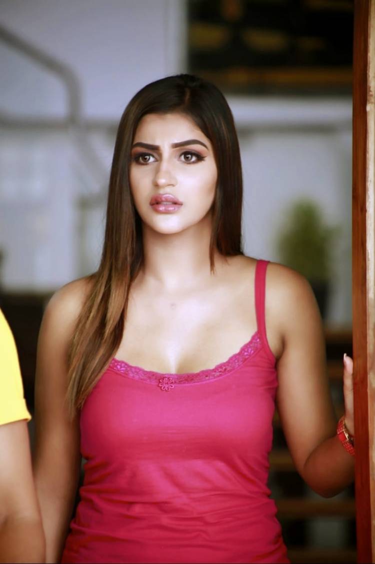 யாஷிகா ஆனந்த் நடித்த " பெஸ்டி" திரைப்படம் விருதுகளை குவித்து வருகிறது.