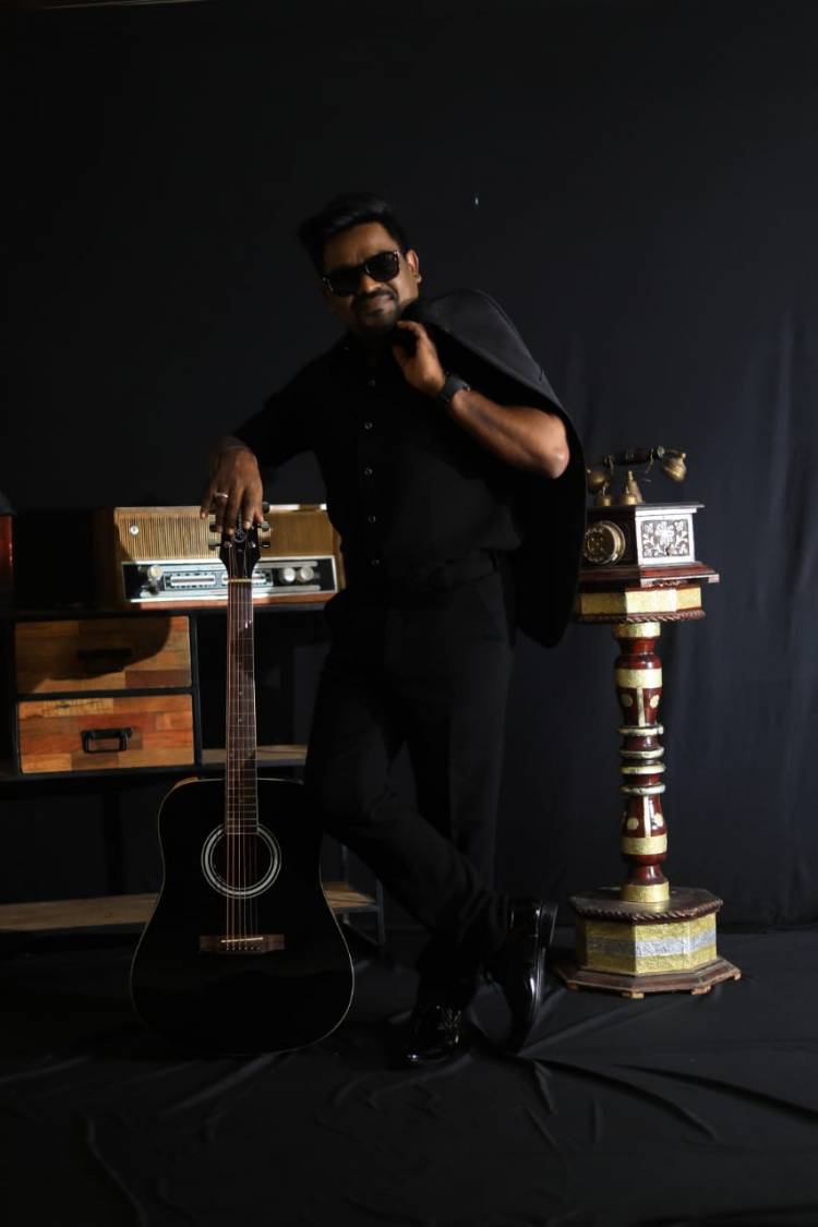 நடிகராகவும் முத்திரை பதிக்கும் பிரபல பாடகர் வேல்முருகன்