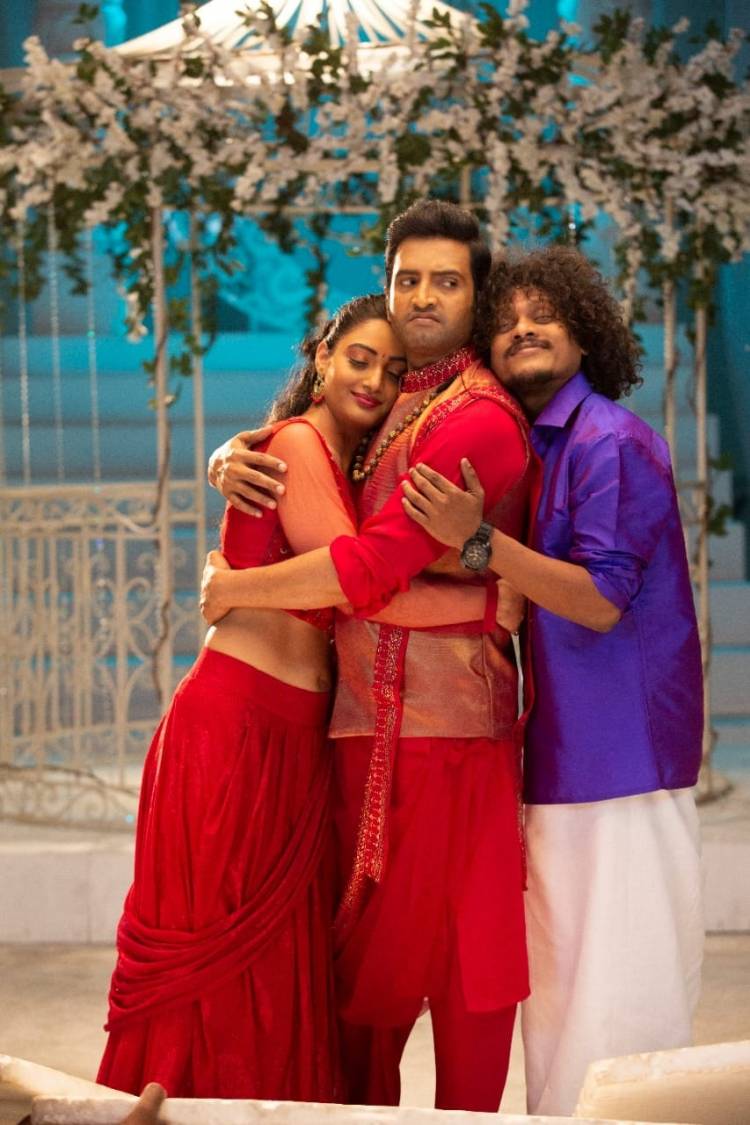 ‘கலர்’ஃபுல்லாக மாறிய சந்தானத்தின் ‘சபாபதி’