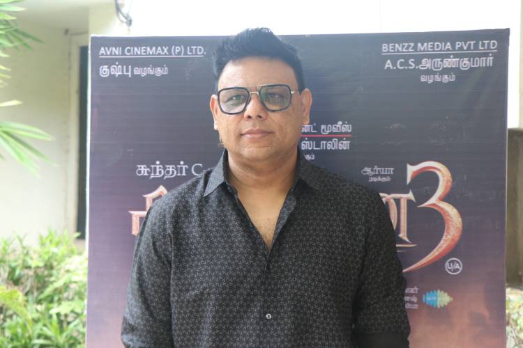 சுந்தர் சி இயக்கத்தில் ஆர்யா, ராஷிக்கண்ணா நடிப்பில் அரண்மனை 3  திரைப்படம்  உருவாக்கப்பட்டு ரிலீஸுக்கு தயாராகி உள்ளது.