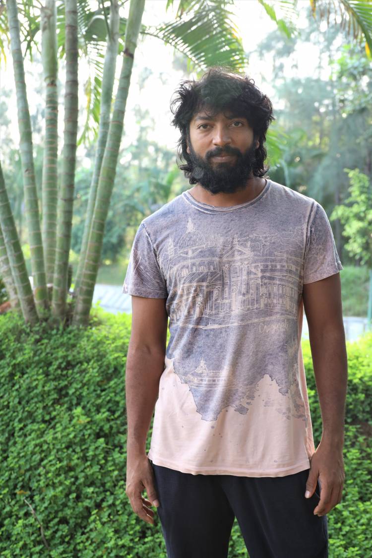 SKLS கேலக்சி மால் புரொடக்‌ஷன்ஸ், மெட்ராஸ் ஸ்டோரிஸ் உடன் இணையும் சர்ஜுன் இயக்கத்தில் புதிய படம் 