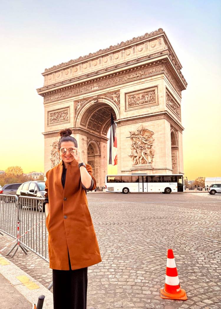 Our very own #DD making a fashion statement in Paris!