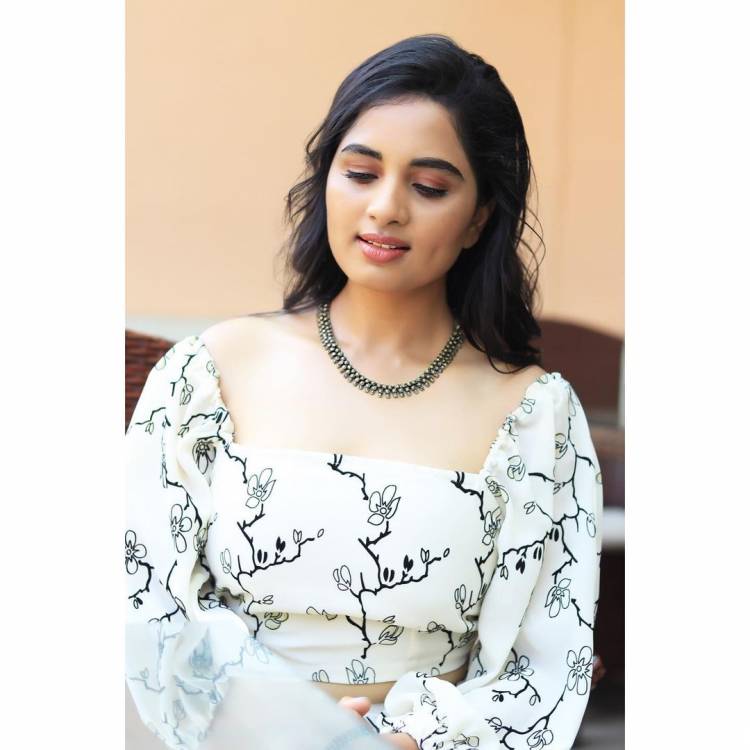 Actress #SrushtiDange looks every inch gorgeous in her latest photoshoot stills. Here take a look at the stills