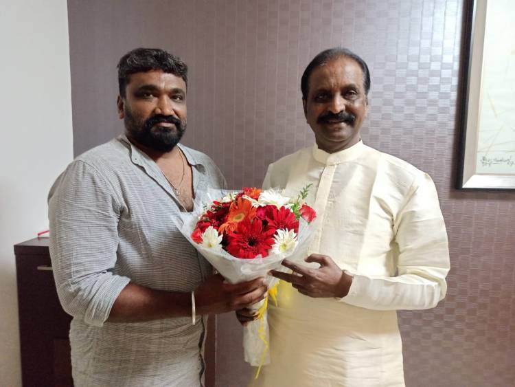 கவிஞர் வைரமுத்து ஒரு புதிய பிரம்மாண்ட முயற்சியாக, ‘நாட்படு தேறல்’ என்ற தலைப்பில் தனது வரிகளில் 100 பாடல்களை உருவாக்கி வருகிறார்.