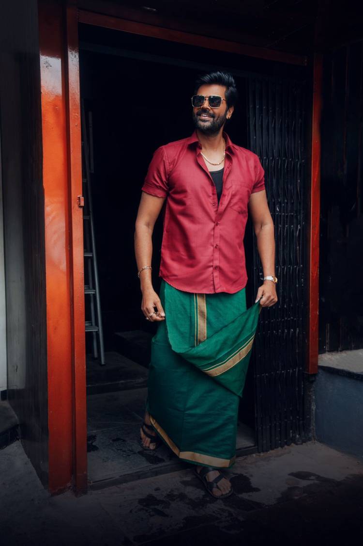 புதிய தோற்றத்தில்,  மிரட்டும் லுக்கில், நடிகர் கணேஷ் வெங்கட் ராம் !