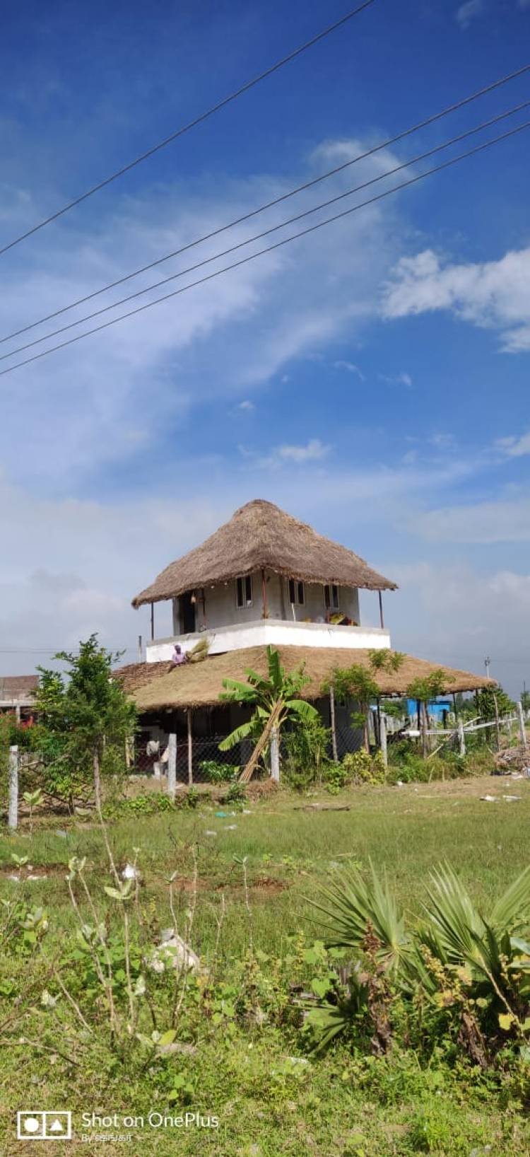 மழையால் சரிந்த பிரமாண்ட செட்! - நூலிழையில் உயிர் தப்பிய படக்குழு