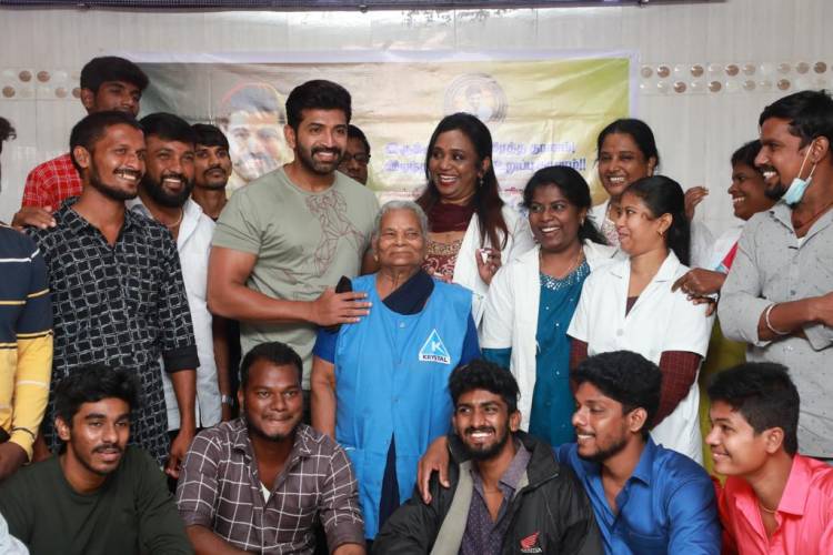 ரசிகர்களுடன் இணைந்து இரத்த தானம் செய்த நடிகர் அருண்விஜய் ! 