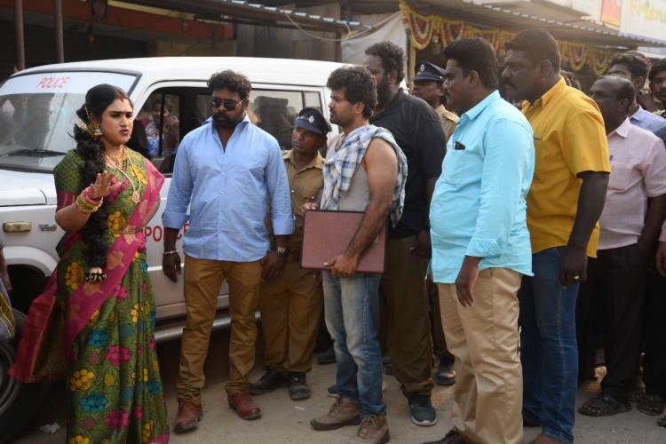 எஸ்.கே.முரளீதரன் இயக்கத்தில் பஞ்சாயத்து பரமேஸ்வரியாக வனிதா விஜயகுமார் நடிக்கும் " தில்லு இருந்தா போராடு "