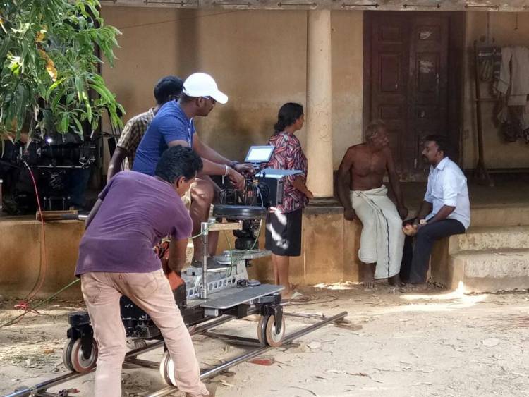 ஸ்கை magic  பட நிறுவனம் சார்பில் காயத்ரி ரஞ்சித் மற்றும் பாக்ய லட்சுமி டாக்கீஸ் நிறுவனம் சார்பில் பாக்ய லட்சுமி வெங்கடேஷ் ஆகியோர்  இணைந்து  தயாரித்துள்ள படம் " சினம் கொள் " 