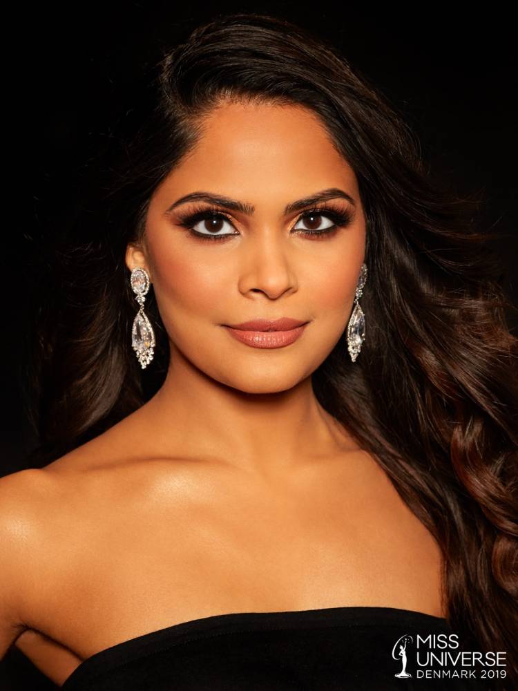 ஸ்கை magic  பட நிறுவனம் சார்பில் காயத்ரி ரஞ்சித் மற்றும் பாக்ய லட்சுமி டாக்கீஸ் நிறுவனம் சார்பில் பாக்ய லட்சுமி வெங்கடேஷ் ஆகியோர்  இணைந்து  தயாரித்துள்ள படம் " சினம் கொள் " 