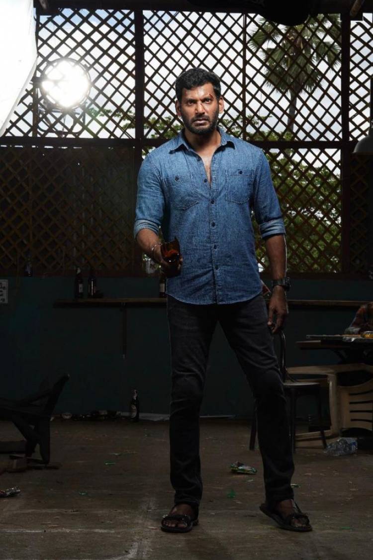 தெலுங்கு ரசிகர்களுடன் “வீரமே வாகை சூடும்” திரைப்பட வெளியீட்டை கொண்டாடும் விஷால் ! 