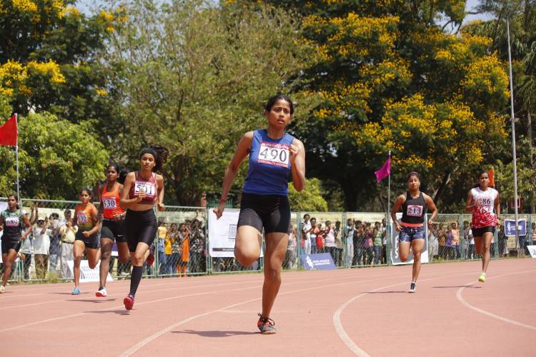 ரசிகர்கள், விமர்சகர்களின் பாராட்டு மழையில்,  நடிகர் ஆதி பினிஷெட்டி நடிப்பில் “கிளாப்” !