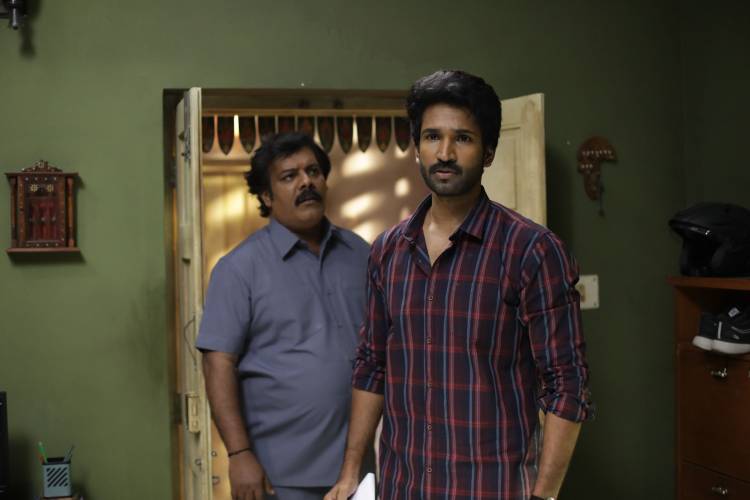 ரசிகர்கள், விமர்சகர்களின் பாராட்டு மழையில்,  நடிகர் ஆதி பினிஷெட்டி நடிப்பில் “கிளாப்” !