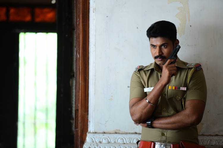 இதயத் துடிப்பை எகிறச் செய்யும் படம் பேட்டரி