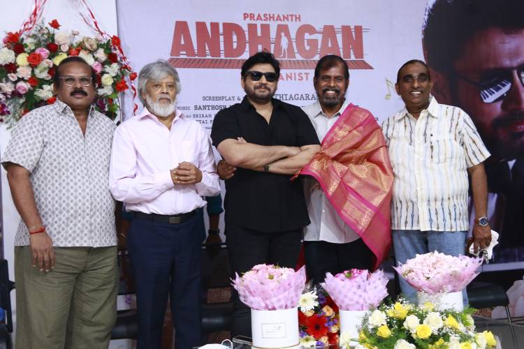 நடிகர் பிரஷாந்த் இன்று பத்திரிகையாளர் மத்தியில் தனது பிறந்த நாளைக் கொண்டாடினார் . 