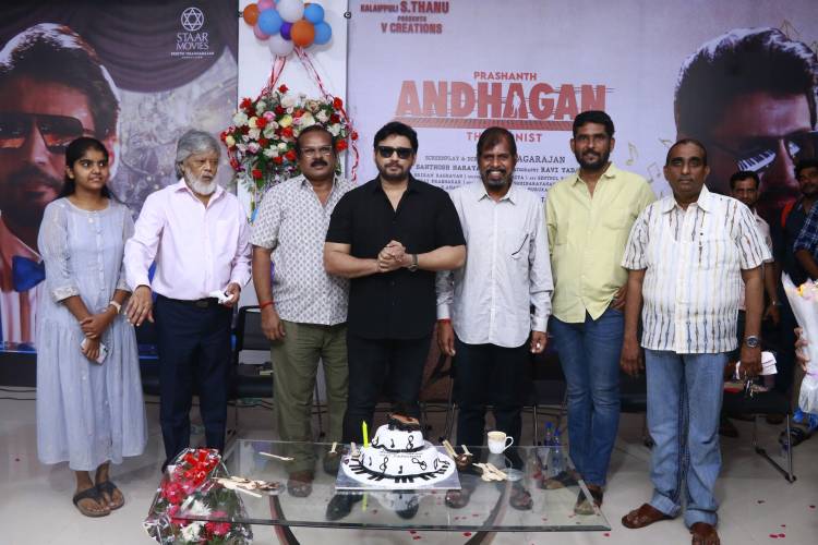 நடிகர் பிரஷாந்த் இன்று பத்திரிகையாளர் மத்தியில் தனது பிறந்த நாளைக் கொண்டாடினார் . 