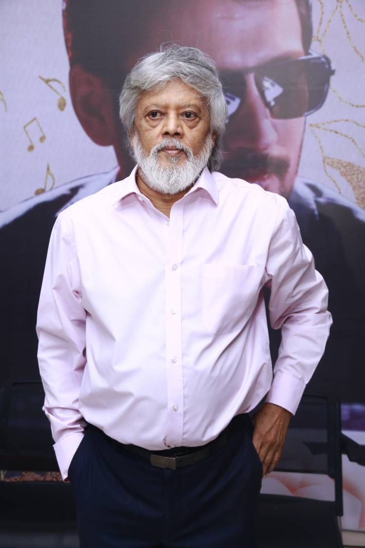 நடிகர் பிரஷாந்த் இன்று பத்திரிகையாளர் மத்தியில் தனது பிறந்த நாளைக் கொண்டாடினார் . 