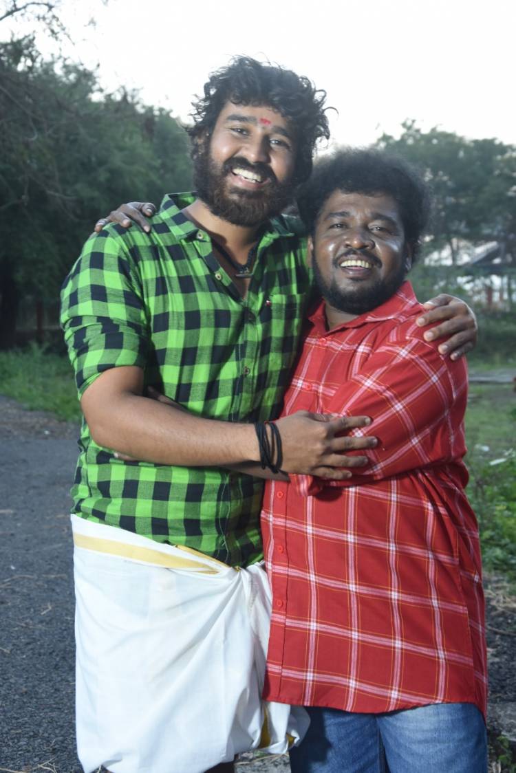 பார்த்திபன், தேவயானி நடிப்பில், 'நினைக்காத நாளில்லை',  'தீக்குச்சி' மற்றும் தெலுங்கில் 'அக்கிரவ்வா' ஆகிய படங்களை தொடர்ந்து, இயக்குனர் ஏ.எல்.ராஜா இயக்கியுள்ள புதிய படம் "சூரியனும் சூரியகாந்தியும்"!