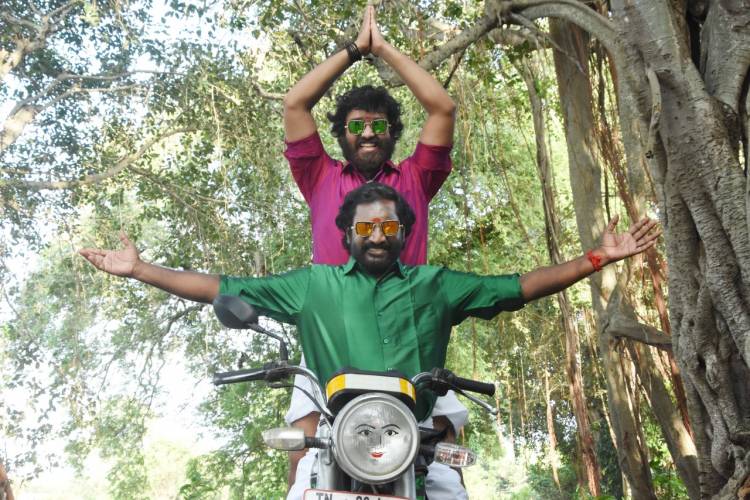 பார்த்திபன், தேவயானி நடிப்பில், 'நினைக்காத நாளில்லை',  'தீக்குச்சி' மற்றும் தெலுங்கில் 'அக்கிரவ்வா' ஆகிய படங்களை தொடர்ந்து, இயக்குனர் ஏ.எல்.ராஜா இயக்கியுள்ள புதிய படம் "சூரியனும் சூரியகாந்தியும்"!